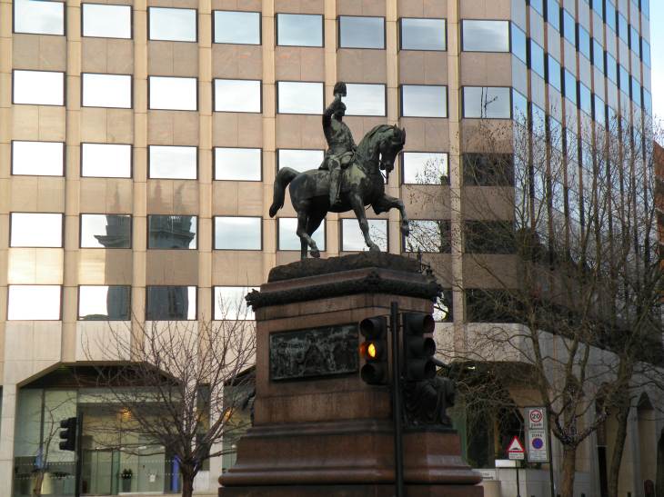  statue equestre du Prince Albert, City